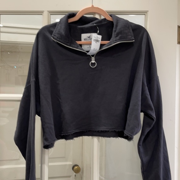Bundle 2 Items for $20😃 Hollister Crop Sweatshirt - Picture 1 of 10